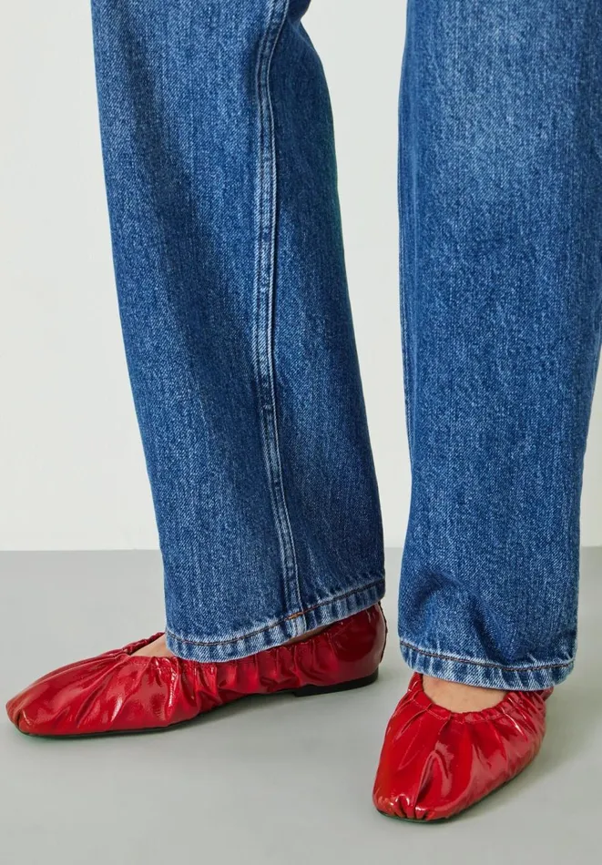 Hush Flats Women Ruby Ruched Leather Ballet Flats Red
