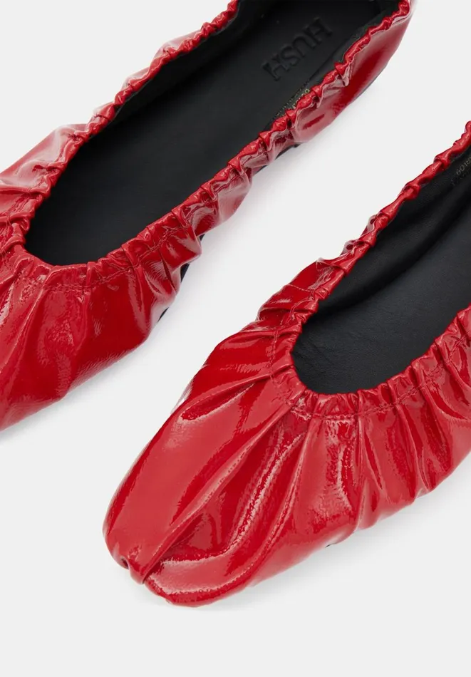 Hush Flats Women Ruby Ruched Leather Ballet Flats Red