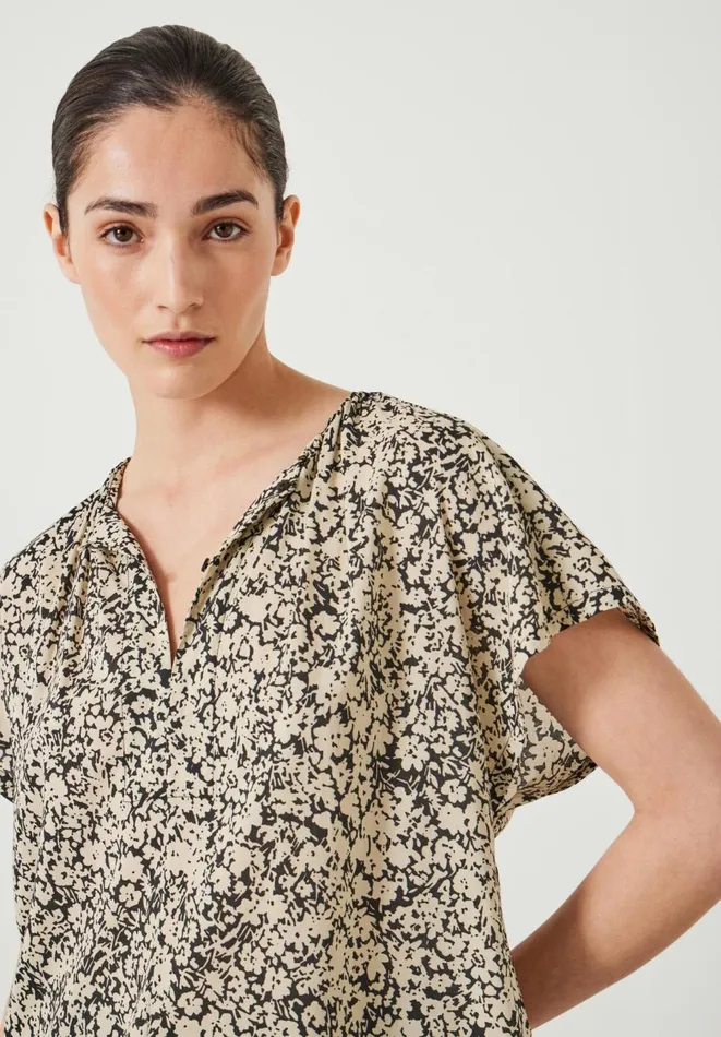 Hush Shirts and Blouses Women Taz Short Sleeve Blouse Silhouette Floral Neutral