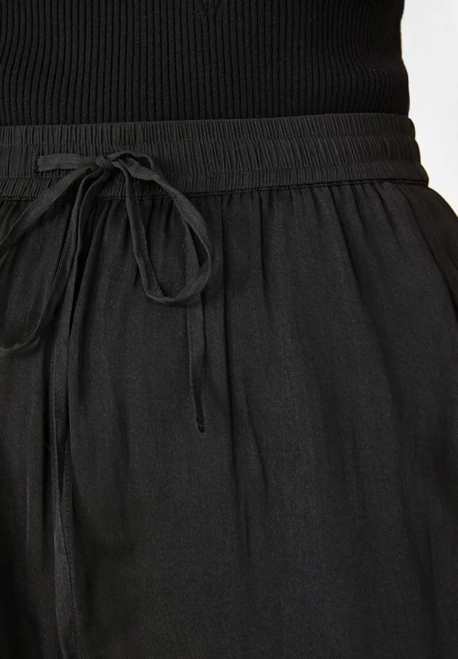 Hush Shorts Women Oriole Relaxed Silky Shorts Black