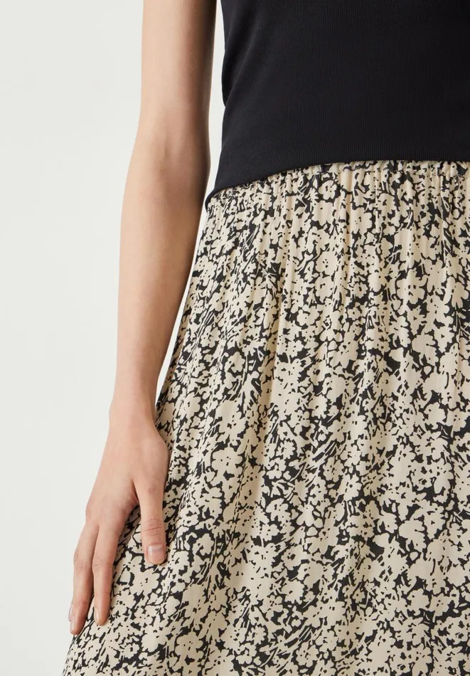 Hush Skirts Women Liah Maxi Skirt Silhouette Floral Neutral Hush Skirts Women Liah Maxi Skirt Silhouette Floral Neutral