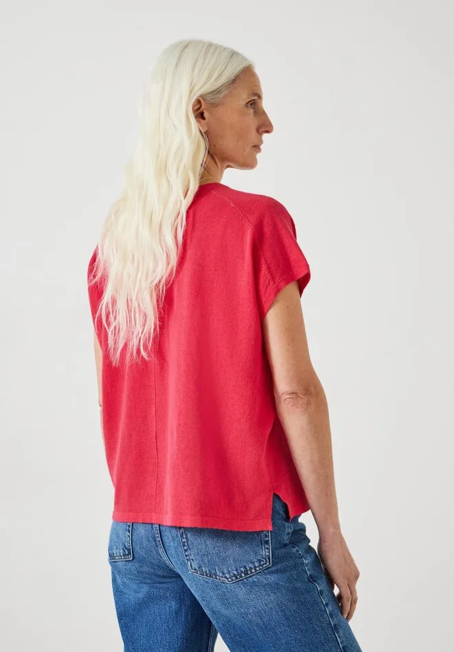 Hush Tops and Tshirts Women Emmerline Linen Blend Knitted Top Magenta Hush Tops and Tshirts Women Emmerline Linen Blend Knitted Top Magenta