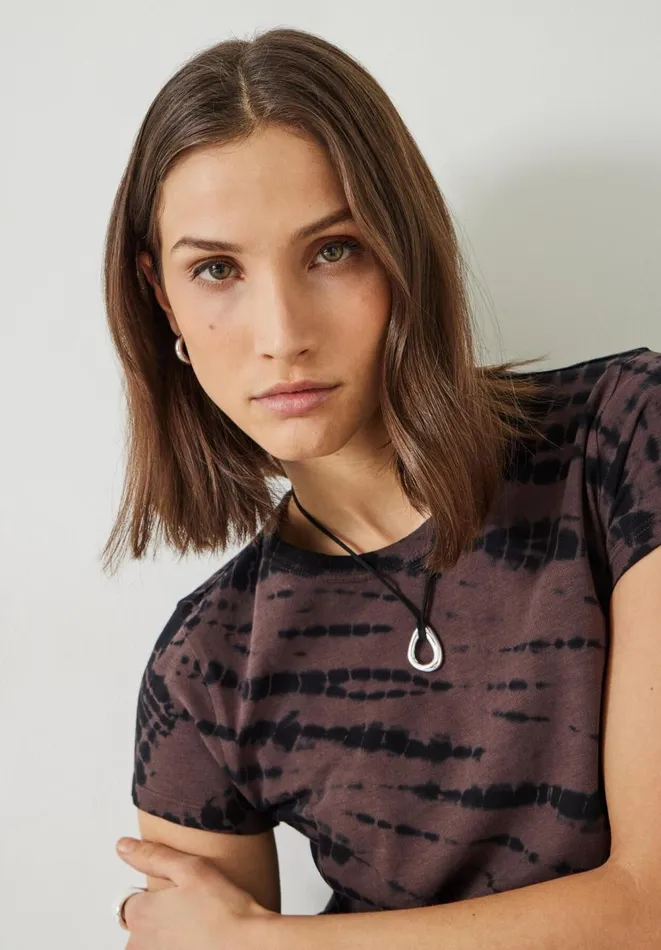 Hush Tops and Tshirts Women Zaida Cotton Tie Dye Fitted TShirt Diagonal Tie Dye Dark Brown Hush Tops and Tshirts Women Zaida Cotton Tie Dye Fitted TShirt Diagonal Tie Dye Dark Brown
