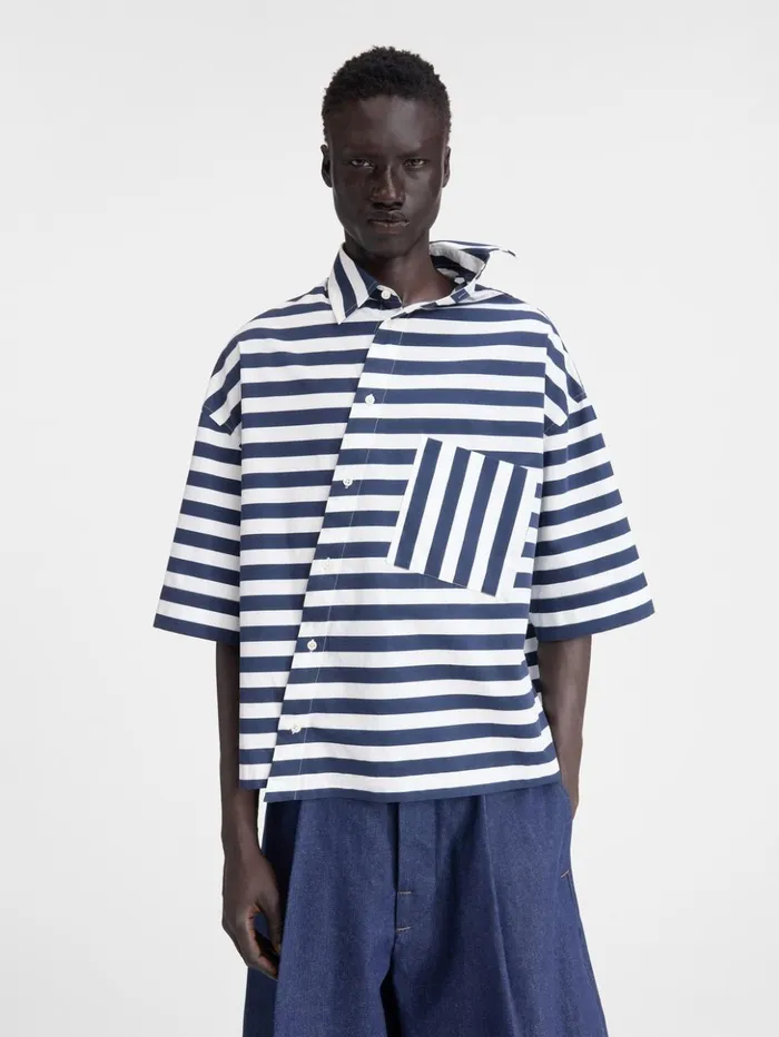 Men Shirts JACQUEMUS The Pablo Shortsleeve Shirt Print White and Blue Stripes Men Shirts JACQUEMUS The Pablo Shortsleeve Shirt Print White and Blue Stripes