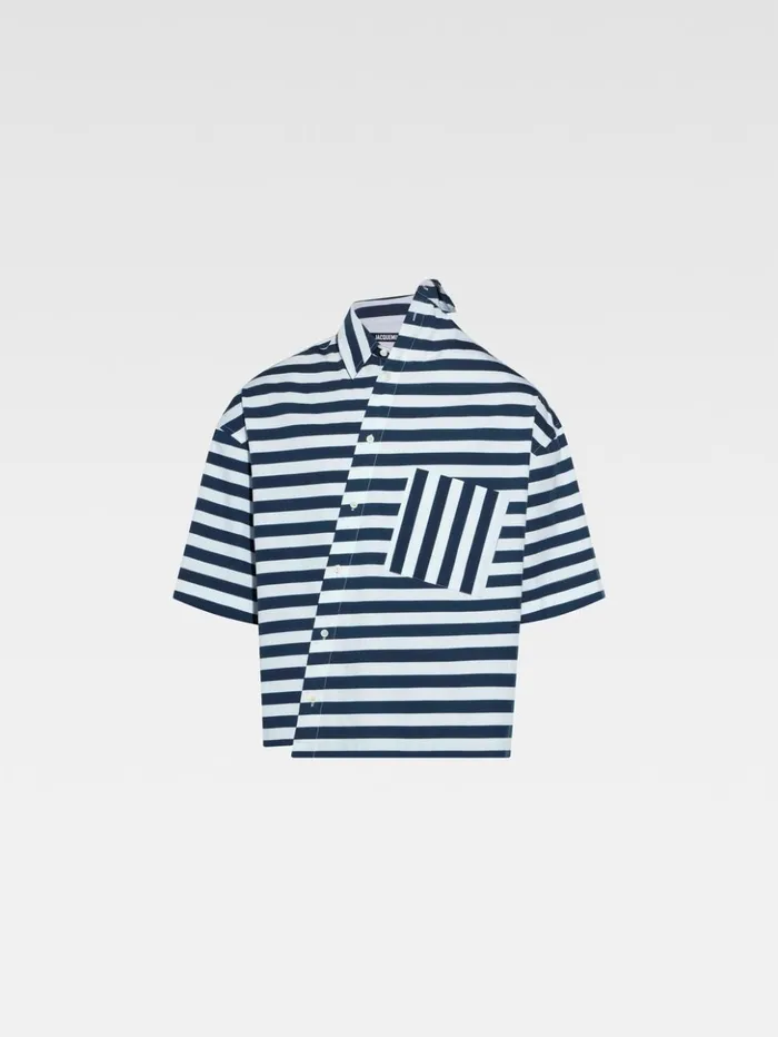 Men Shirts JACQUEMUS The Pablo Shortsleeve Shirt Print White and Blue Stripes Men Shirts JACQUEMUS The Pablo Shortsleeve Shirt Print White and Blue Stripes