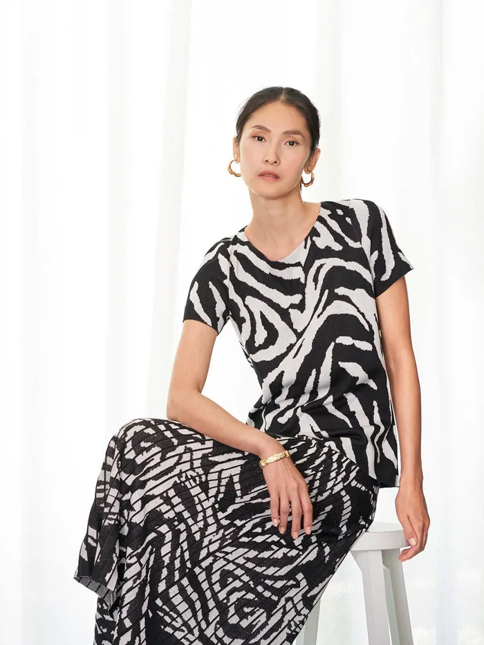 Misook Short Sleeve Zebra Soft Knit Top Women Tops and Tees