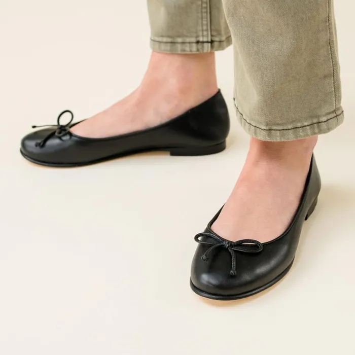 Nisolo Flats and Slip Ons Women Bea GoTo Ballet Flat Black