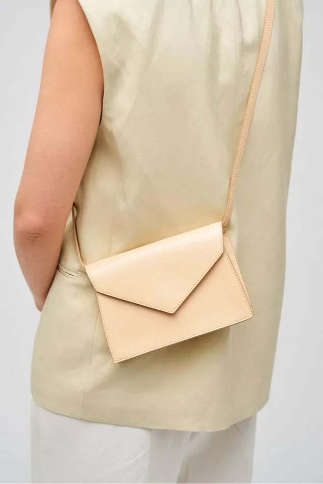 Oroton Clutches Women Mia Texture Clutch Honey Nougat