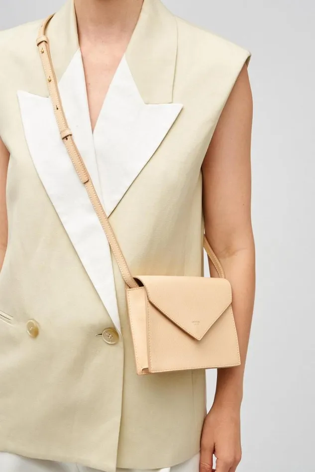 Oroton Clutches Women Mia Texture Clutch Honey Nougat