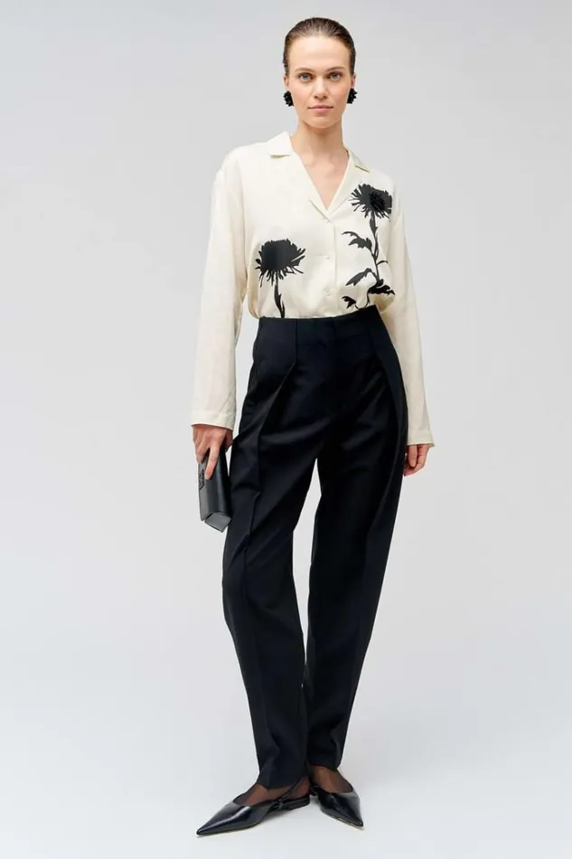 Oroton Tops Women Graphic Floral Print Long Sleeve Camp Shirt Antique Cream