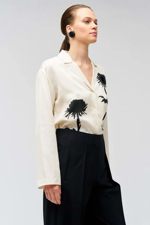 Oroton Tops Women Graphic Floral Print Long Sleeve Camp Shirt Antique Cream