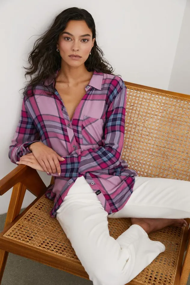 Rails Tops Women BREAST CANCER AWARENESS HUNTER SHIRT Navy Sea Magenta