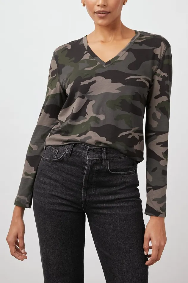Rails Tops Women THE SAMI LONG SLEEVE V TSHIRT Forest Camo