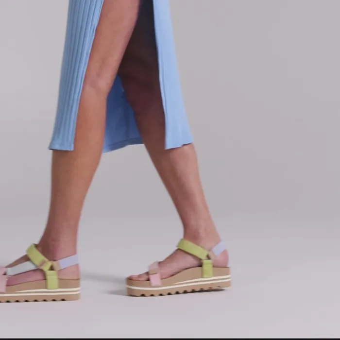 Reef Sandals Women Cushion Rem Hi Cork