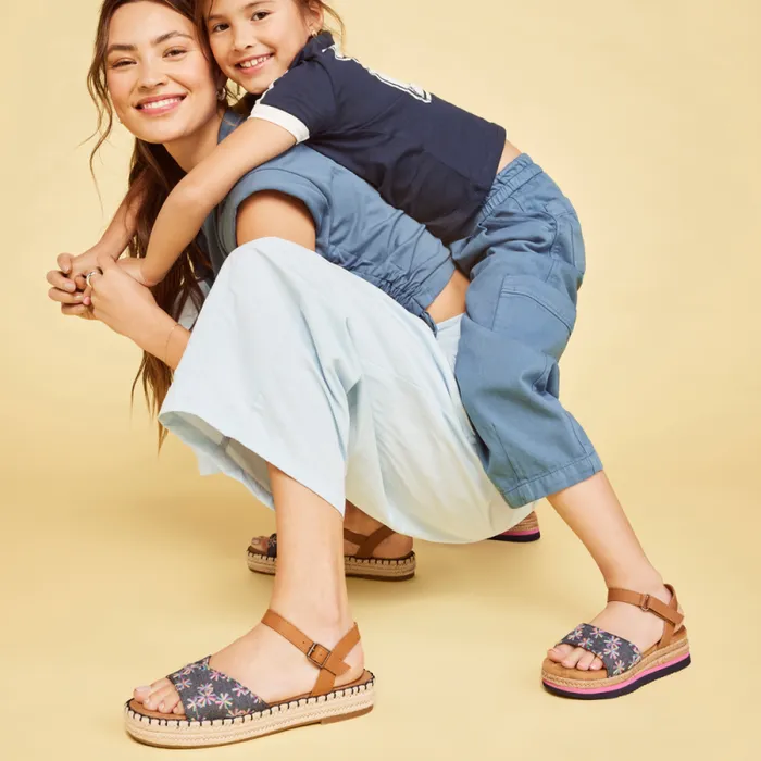 Toms Espadrilles Abby Flatform Espadrille Sandal Navy Floral Embroidered 8211 Women