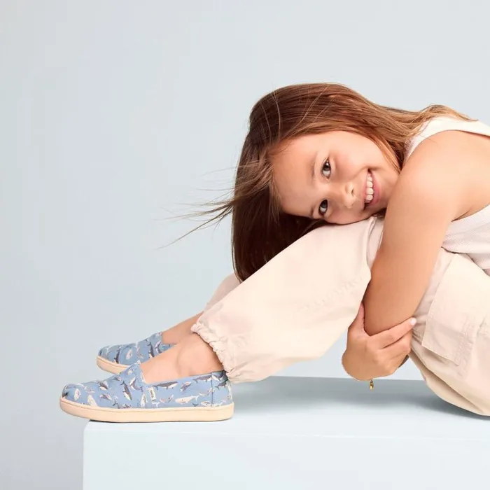 Toms TOMS Classics Alpargata Toddler Shoe Blue Glow In The Dark Whales 8211 KidsWomen