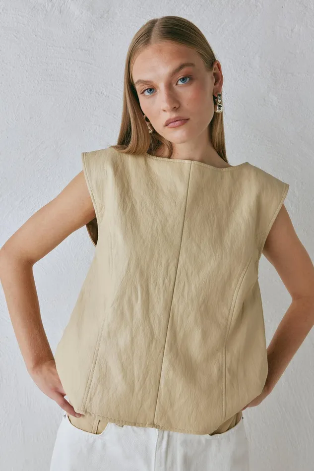 VRG GRL Sutton Vest Butter Women Vests