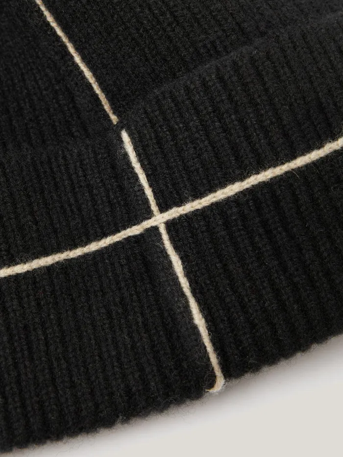 Women Contrast Stitch Beanie Black Jigsaw Hats and Gloves