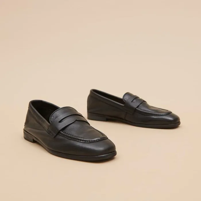 Women Loafers With Flat Heels And Rounded Toes Black JONAK Loafers