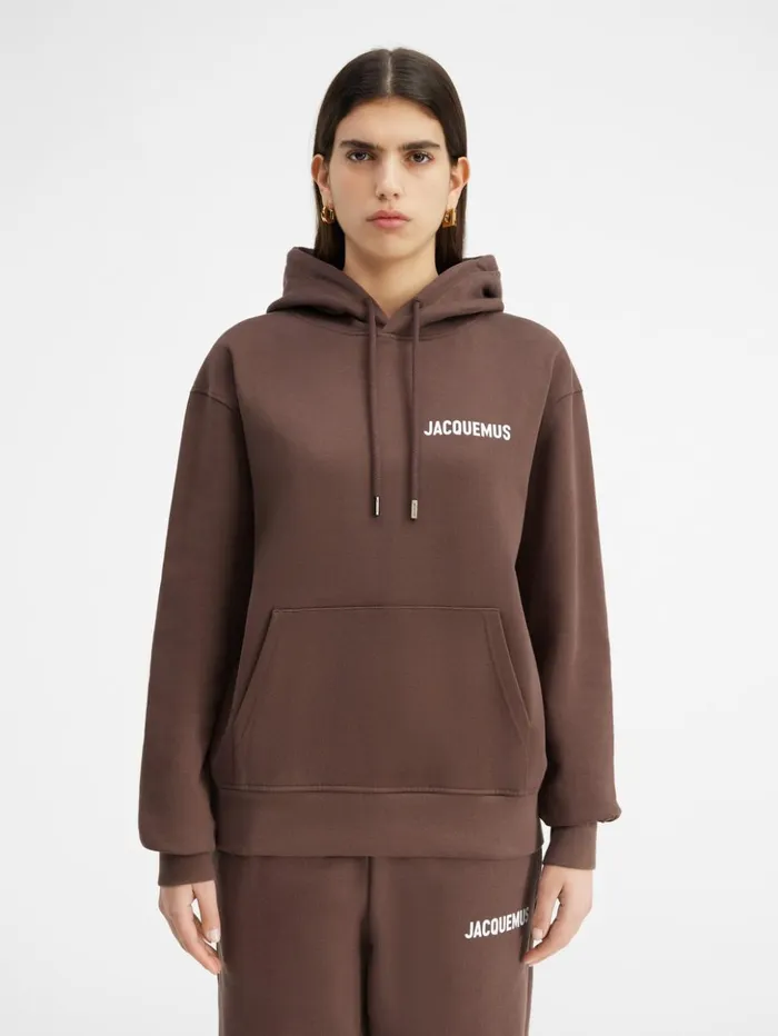 WomenMen Sweatshirts and Joggings JACQUEMUS The Jacquemus Sweatshirt Brown WomenMen Sweatshirts and Joggings JACQUEMUS The Jacquemus Sweatshirt Brown