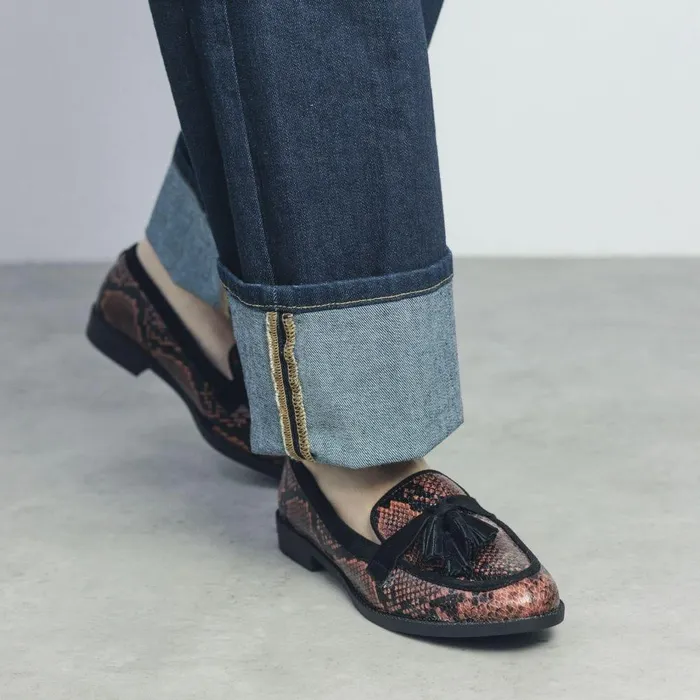 Women Moda In Pelle Brogues And Loafers Frennchie Orange Snake Print