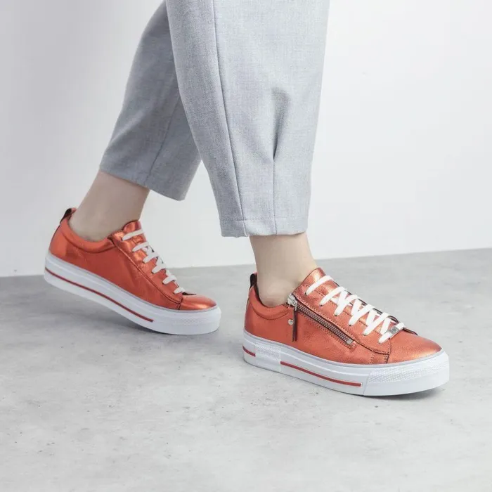 Women Moda In Pelle Casual Trainers Filician Orange Metallic Leather