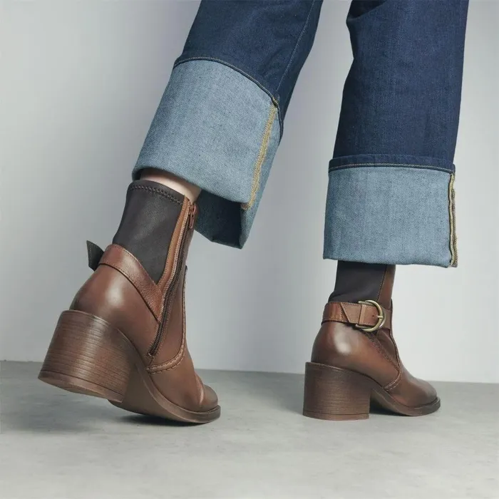 Women Moda In Pelle Heeled And Wedge Boots Paris Tan Leather