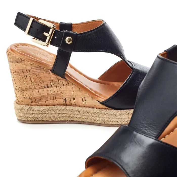 Women Moda In Pelle Wedge Sandals Petrina Black Leather