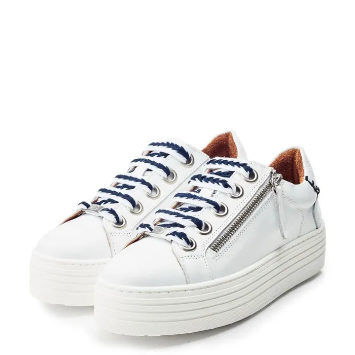 Women Moda In Pelle White Trainers Beaman WhiteNavy Leather