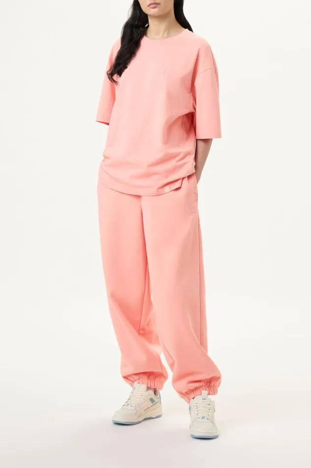 Women Pants and Shorts Fila Apex Relaxed Jogger 800 Coral Almond Women Pants and Shorts Fila Apex Relaxed Jogger 800 Coral Almond