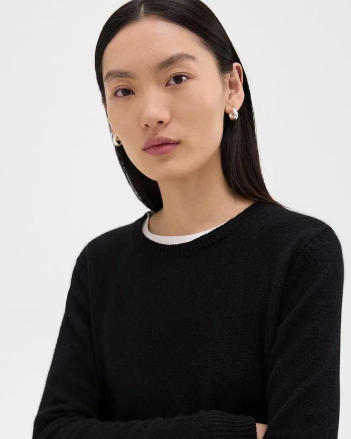 Women Theory Sweaters Cardigans Crewneck Sweater In Feather Cashmere Black