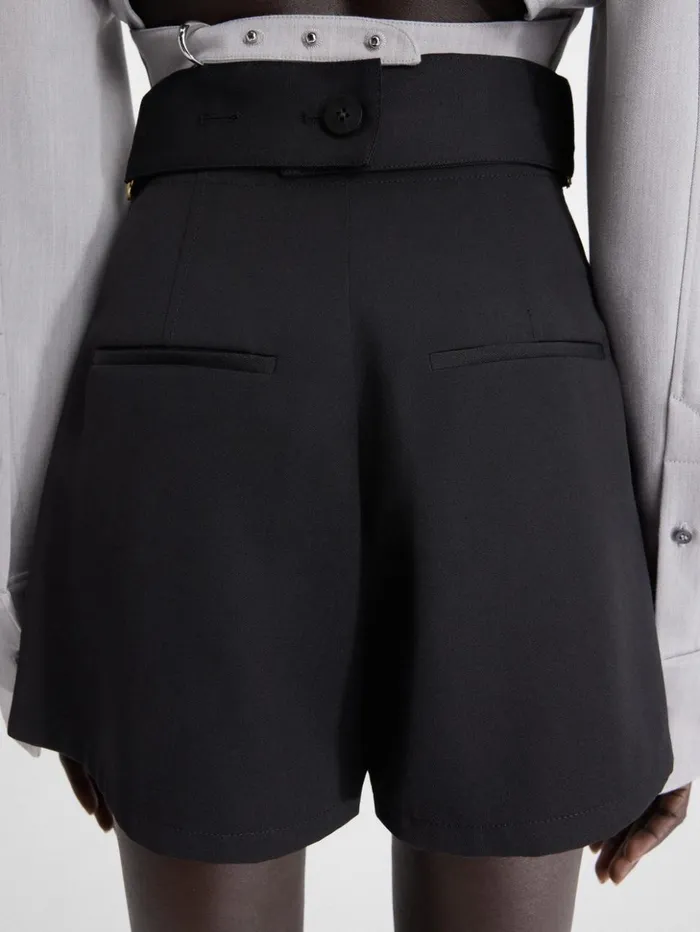 Women Trousers and Shorts JACQUEMUS The Bari Shorts Black