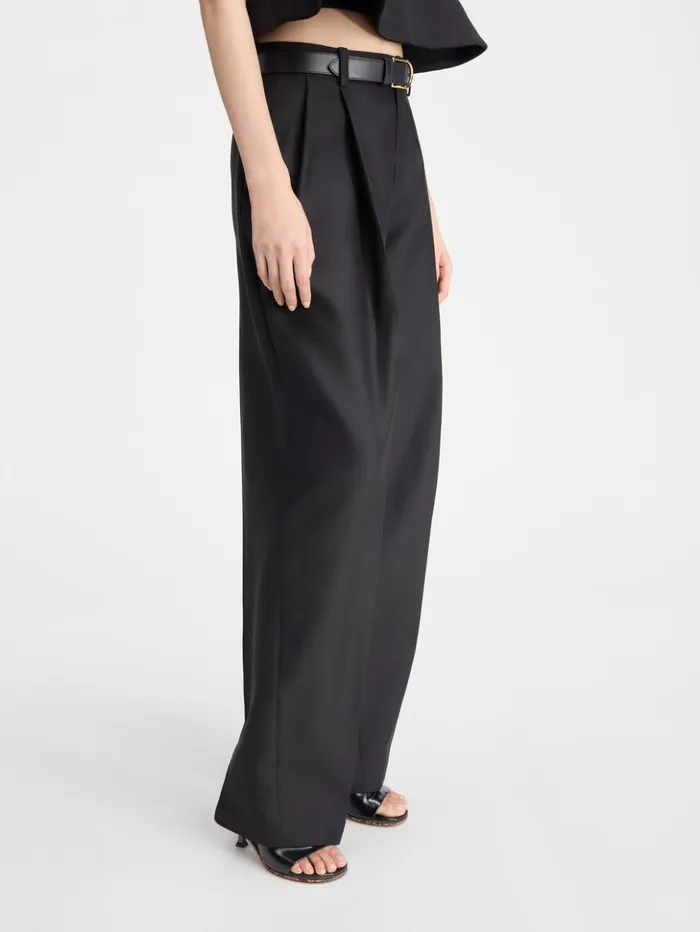 Women Trousers and Shorts JACQUEMUS The Curzio Pants Black Women Trousers and Shorts JACQUEMUS The Curzio Pants Black